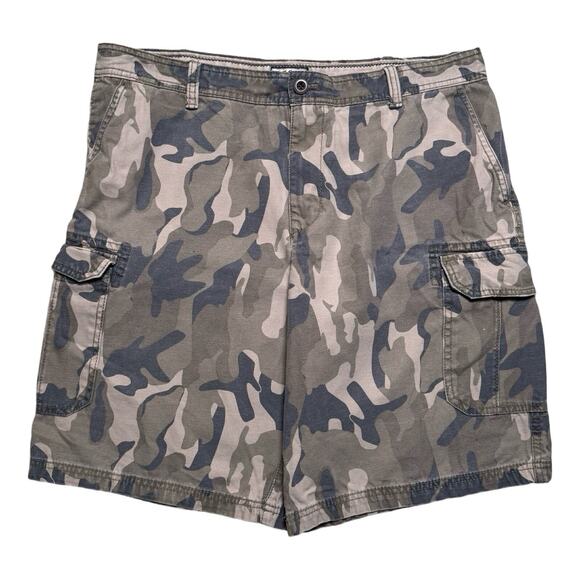 Vintage Y2K Izod Brown Camo Cargo Shorts Baggy Loose 36 Hunting Casual - Picture 1 of 7